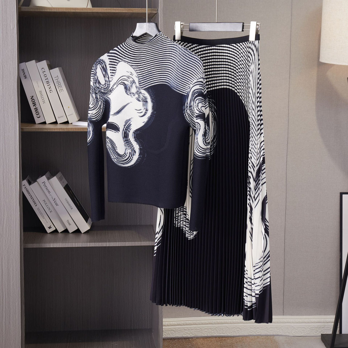 Women Autumn Geometric Pattern Slim Printed T-shirt Commuter Temperament Pleated Half-body Skirt
