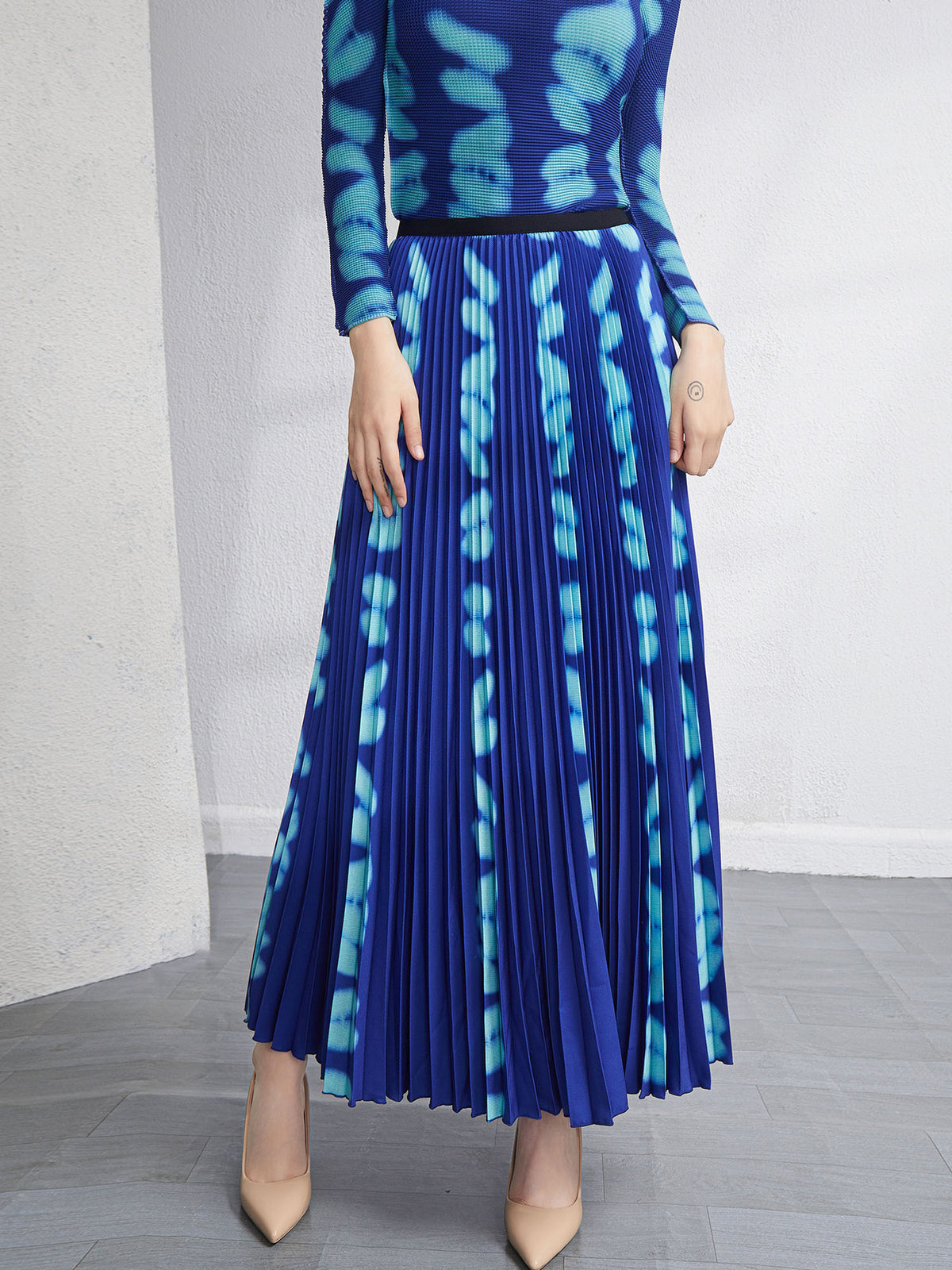 Women Autumn Geometric Pattern Slim Printed T-shirt Commuter Temperament Pleated Half-body Skirt